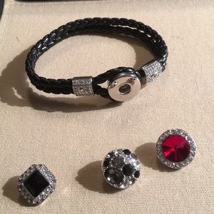 Magnolia and Vine black bracelet with 3 snaps